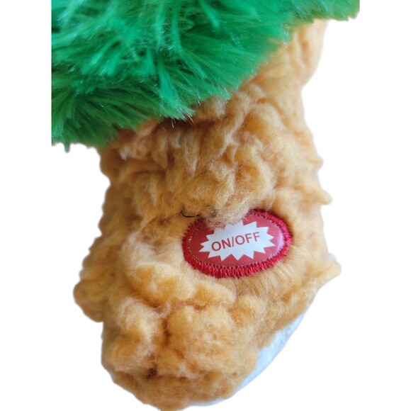 Goffa Plush Animated Puppy Dog Christmas Wiggles Light Up Wreath 10" - Picture 5 of 10